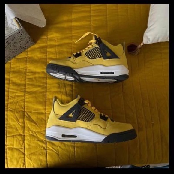 Air Jordan “Retro Lightning” (2021) - Picture 3 of 6